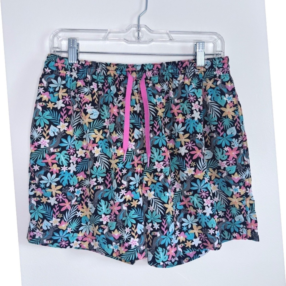 Chubbies Mens Tropical Toucan Floral Swim Trunks Black Pink 5.5 in Inseam Beach